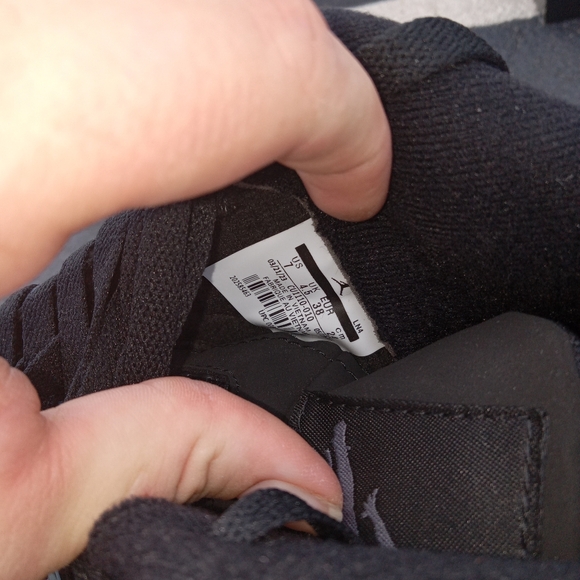 Air Jordan 4 Retro, 'Black Cat' - Picture 2 of 5